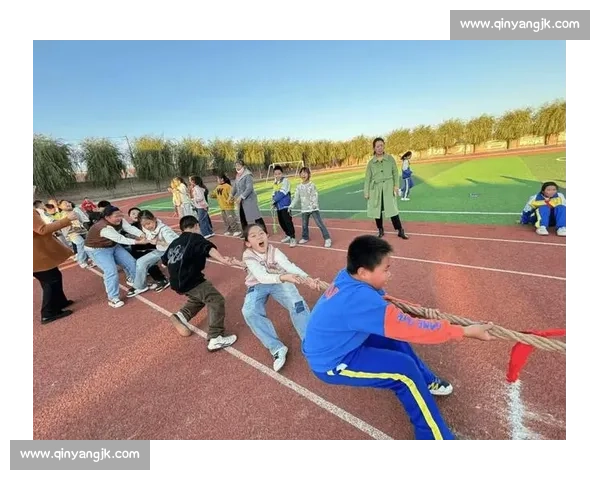 拔河比赛中的团队协作与力量较量：一场凝聚友谊与奋斗精神的激烈对抗